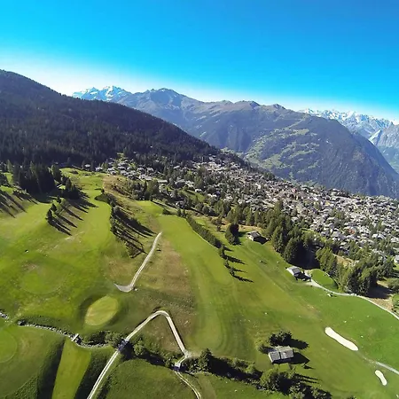 Ski-in, Chalet-style Appt - 1 Min Walk To Lift Appartamento
